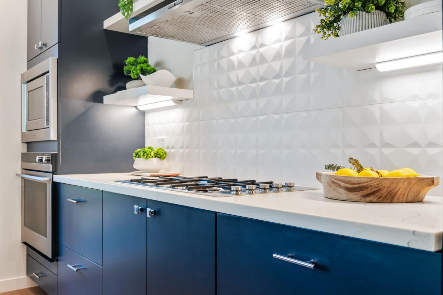 Detail Gallery Image 19 of 112 For 16 Hillview Ave, Redwood City,  CA 94062 - 4 Beds | 3/1 Baths