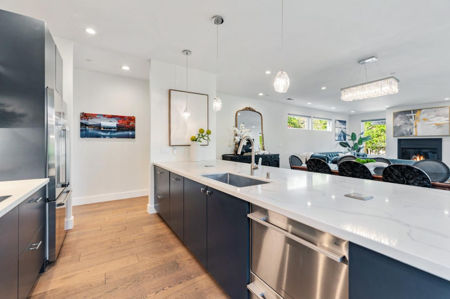 Detail Gallery Image 24 of 112 For 16 Hillview Ave, Redwood City,  CA 94062 - 4 Beds | 3/1 Baths