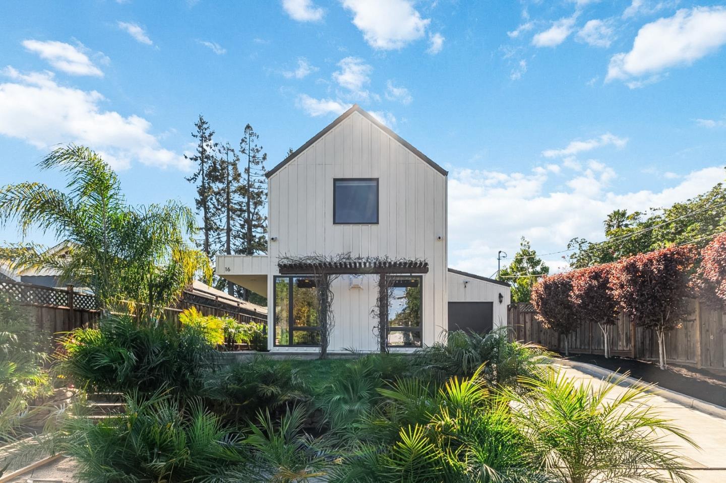 Detail Gallery Image 3 of 112 For 16 Hillview Ave, Redwood City,  CA 94062 - 4 Beds | 3/1 Baths