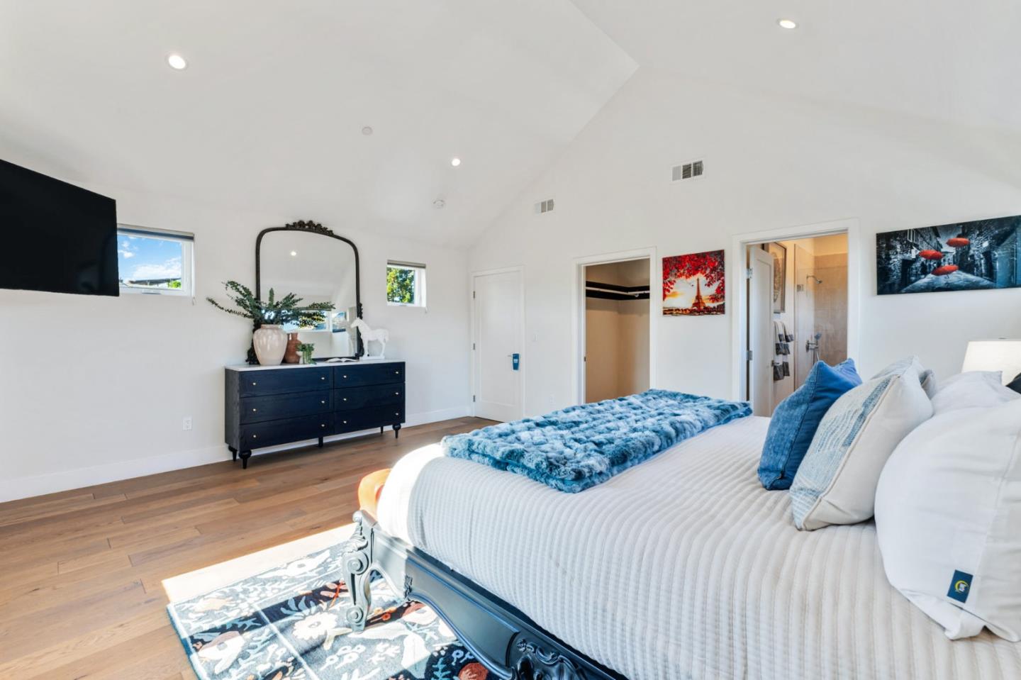 Detail Gallery Image 37 of 112 For 16 Hillview Ave, Redwood City,  CA 94062 - 4 Beds | 3/1 Baths