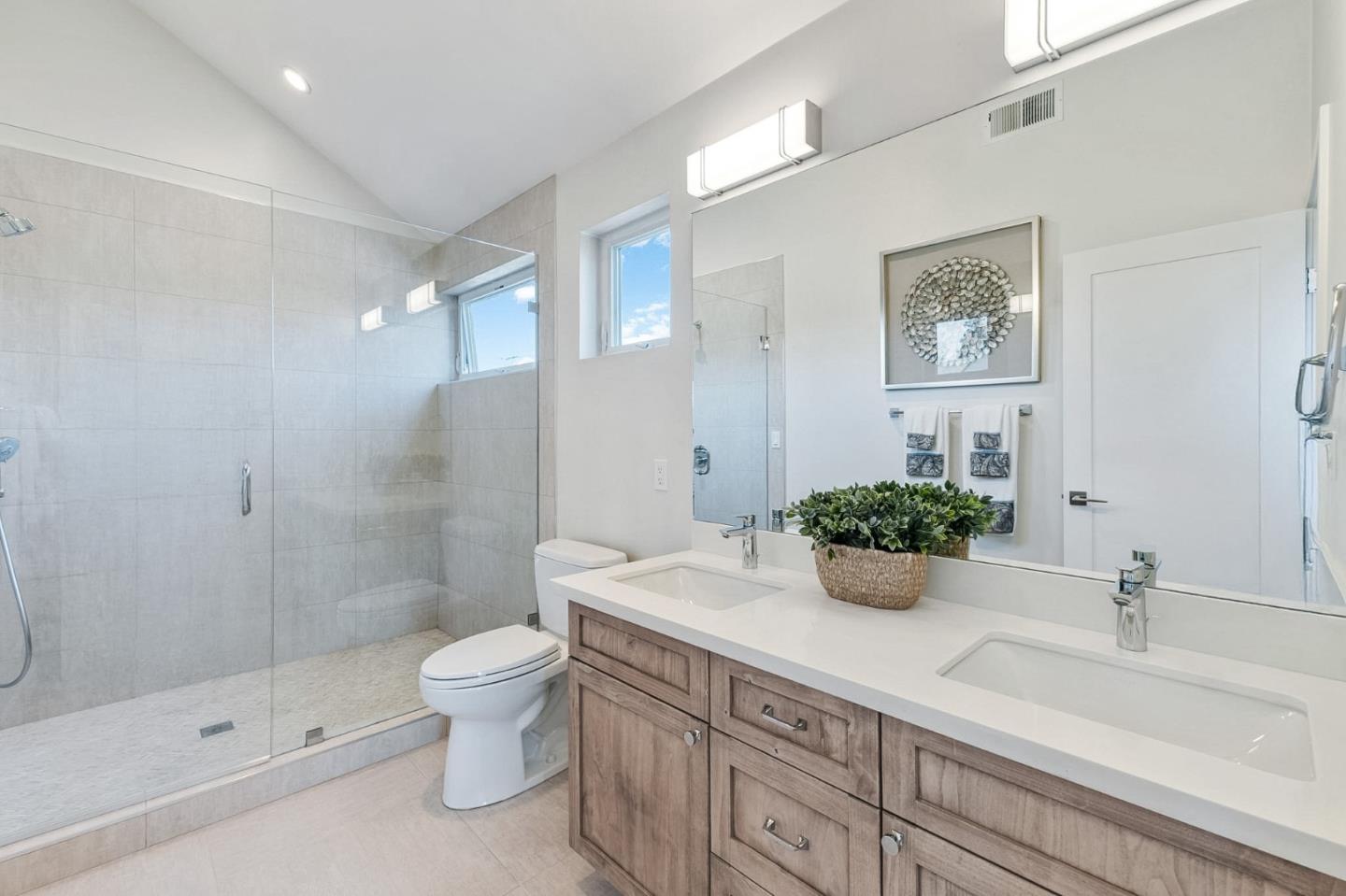 Detail Gallery Image 40 of 112 For 16 Hillview Ave, Redwood City,  CA 94062 - 4 Beds | 3/1 Baths