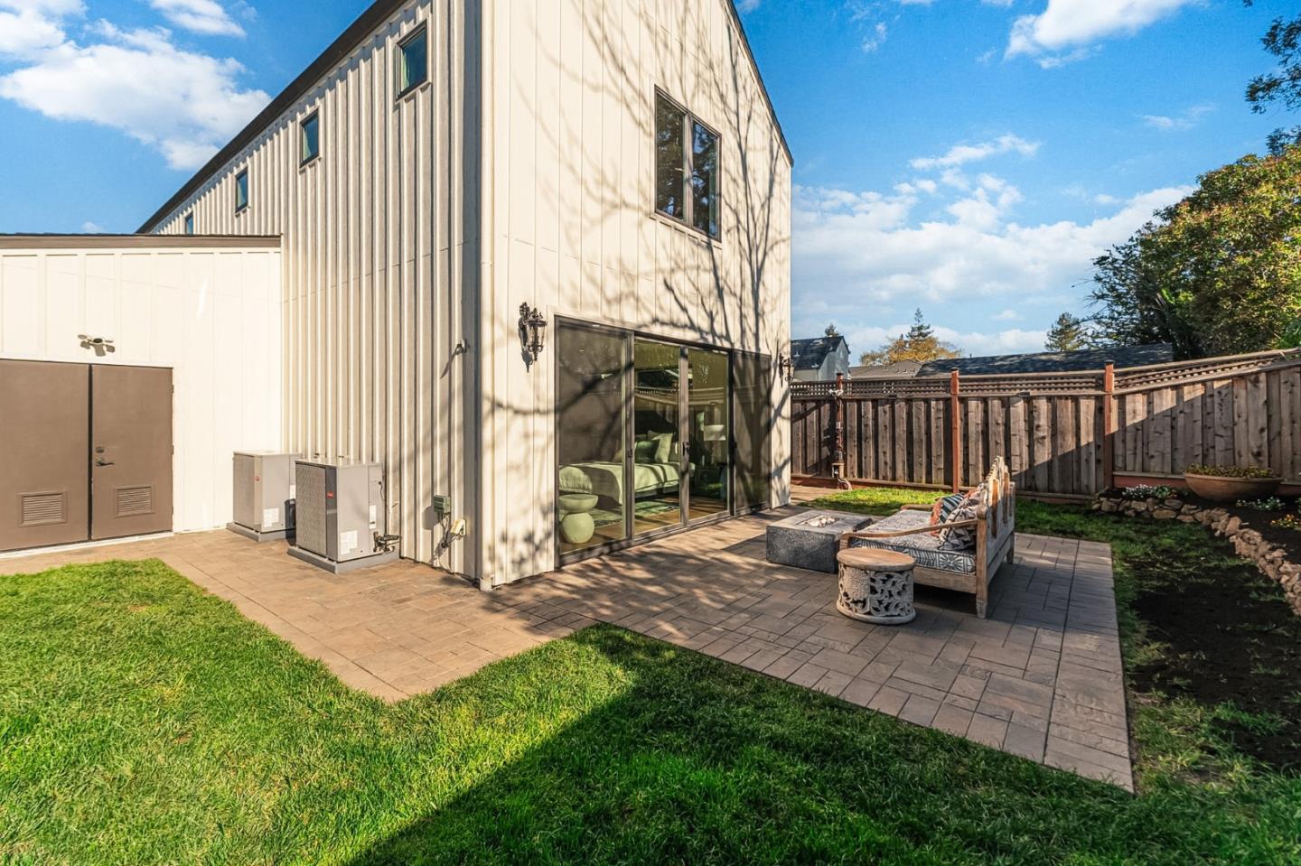 Detail Gallery Image 56 of 112 For 16 Hillview Ave, Redwood City,  CA 94062 - 4 Beds | 3/1 Baths