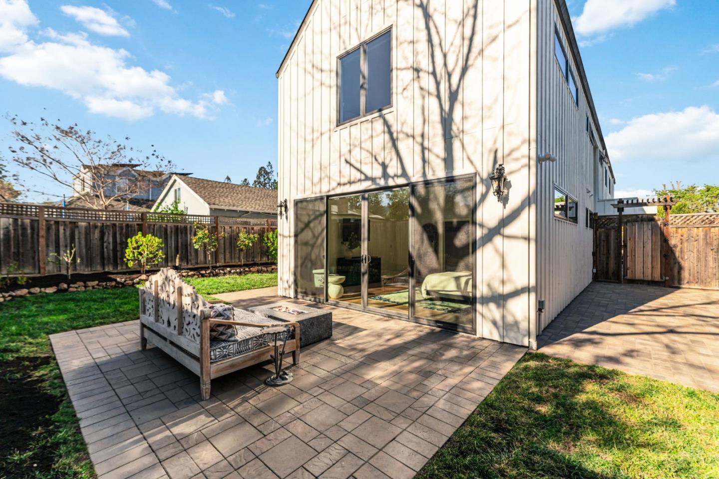 Detail Gallery Image 57 of 112 For 16 Hillview Ave, Redwood City,  CA 94062 - 4 Beds | 3/1 Baths