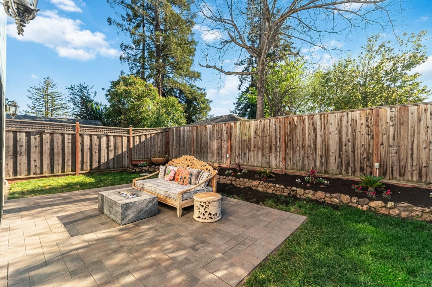 Detail Gallery Image 59 of 112 For 16 Hillview Ave, Redwood City,  CA 94062 - 4 Beds | 3/1 Baths