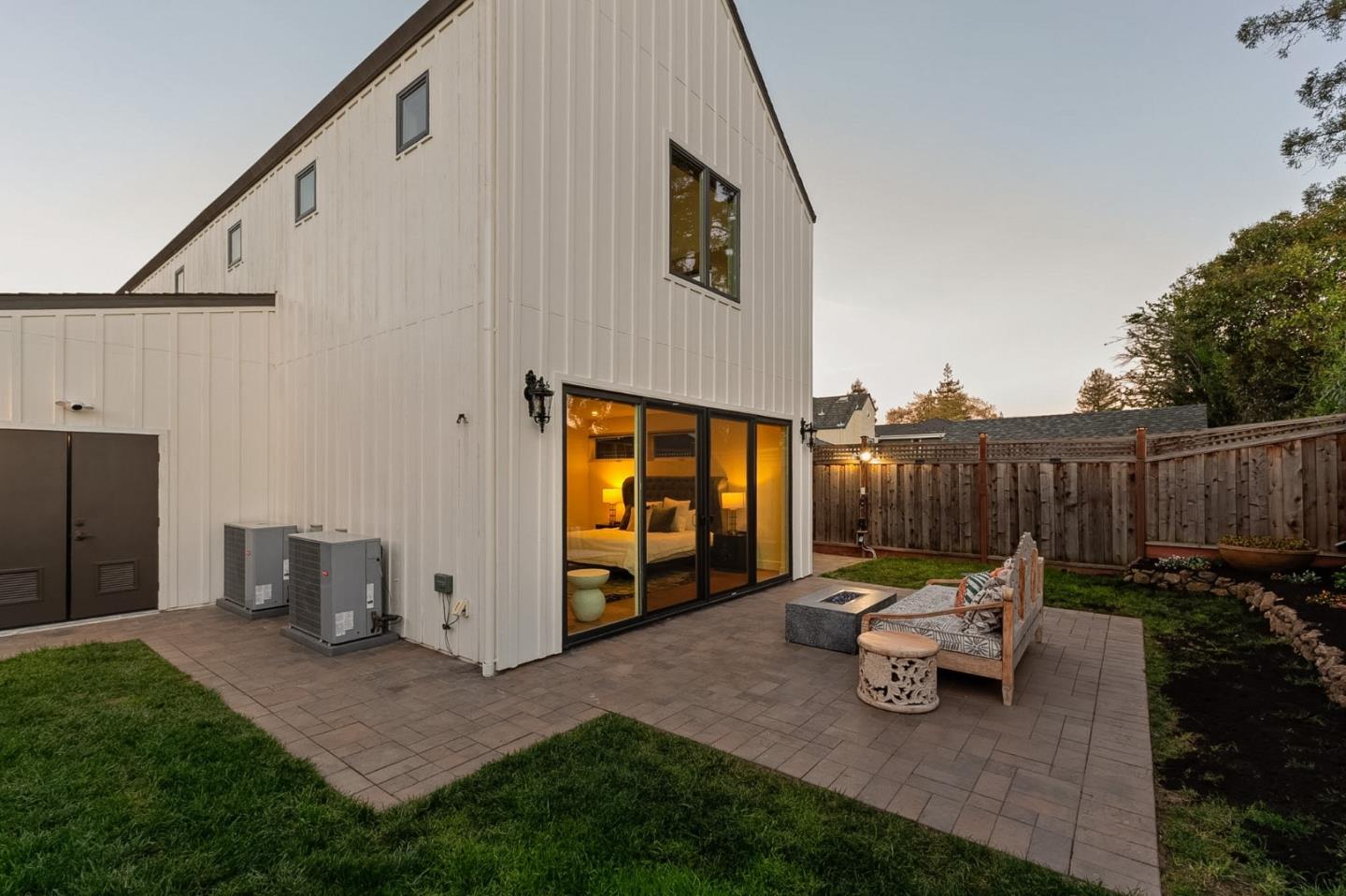 Detail Gallery Image 64 of 112 For 16 Hillview Ave, Redwood City,  CA 94062 - 4 Beds | 3/1 Baths