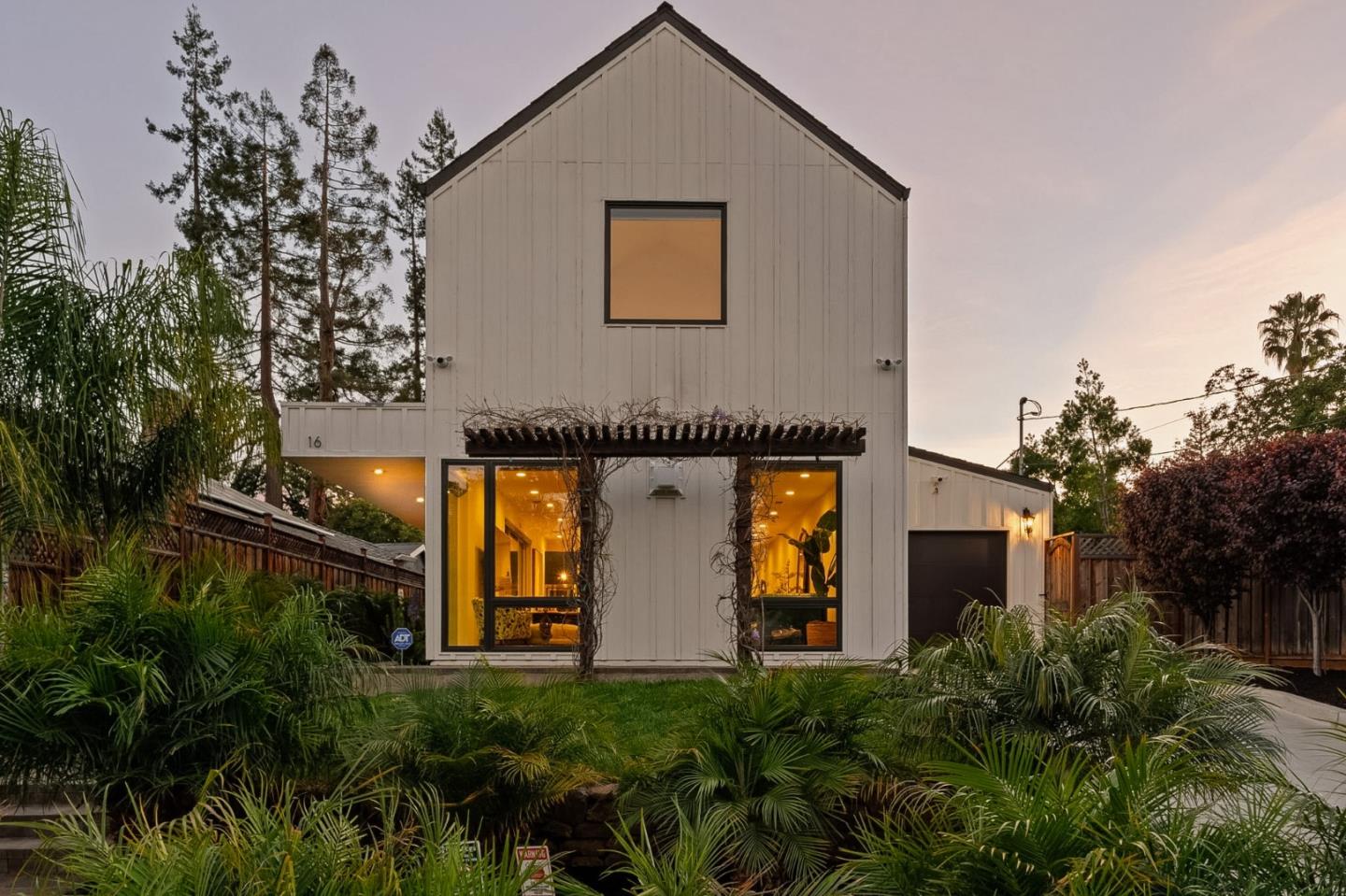 Detail Gallery Image 65 of 112 For 16 Hillview Ave, Redwood City,  CA 94062 - 4 Beds | 3/1 Baths