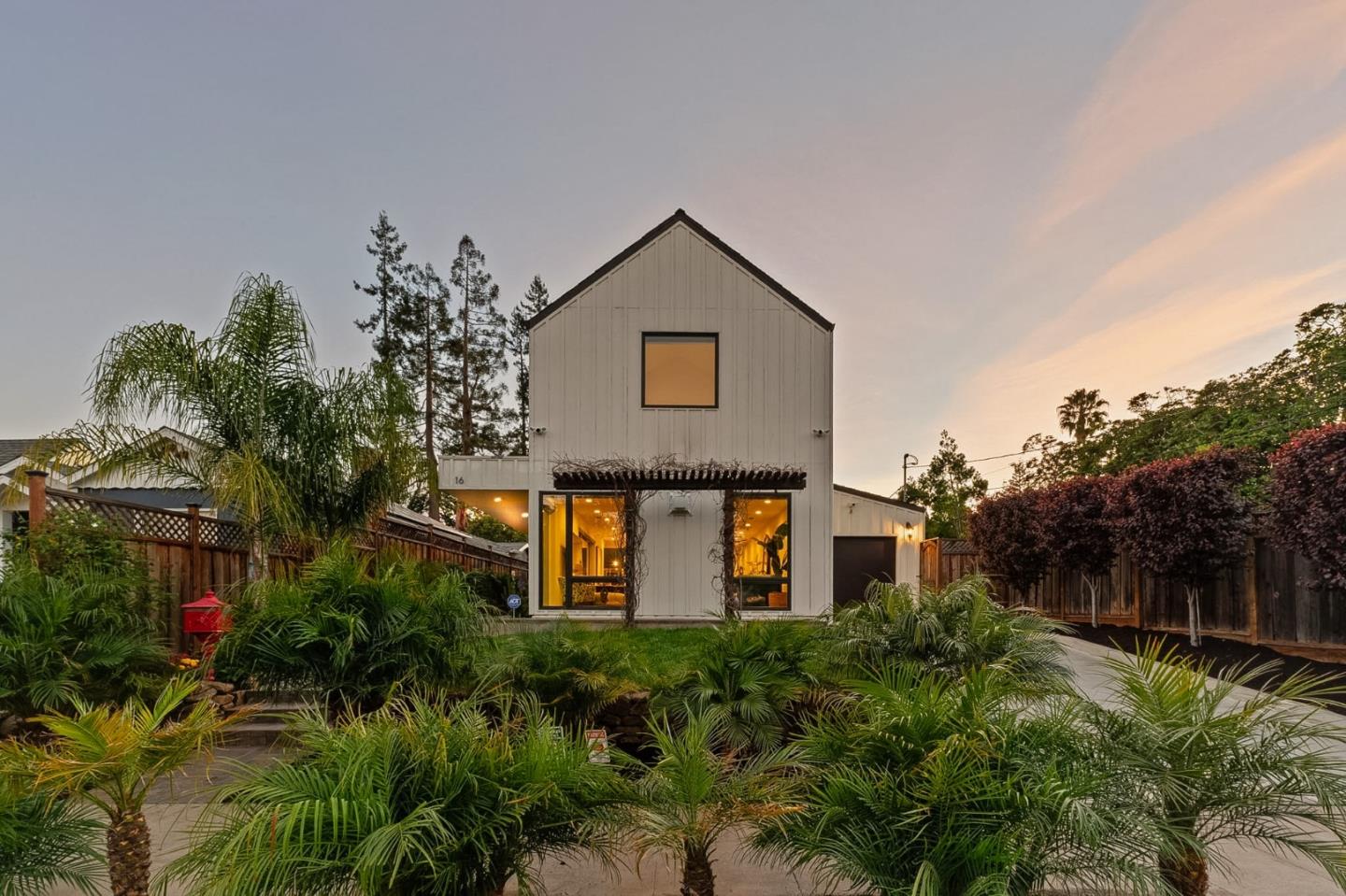 Detail Gallery Image 66 of 112 For 16 Hillview Ave, Redwood City,  CA 94062 - 4 Beds | 3/1 Baths