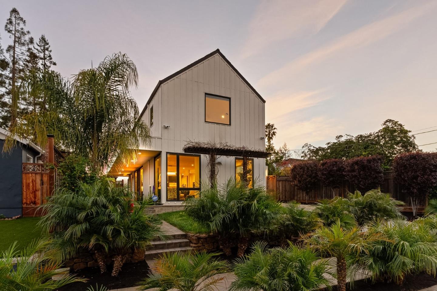 Detail Gallery Image 68 of 112 For 16 Hillview Ave, Redwood City,  CA 94062 - 4 Beds | 3/1 Baths