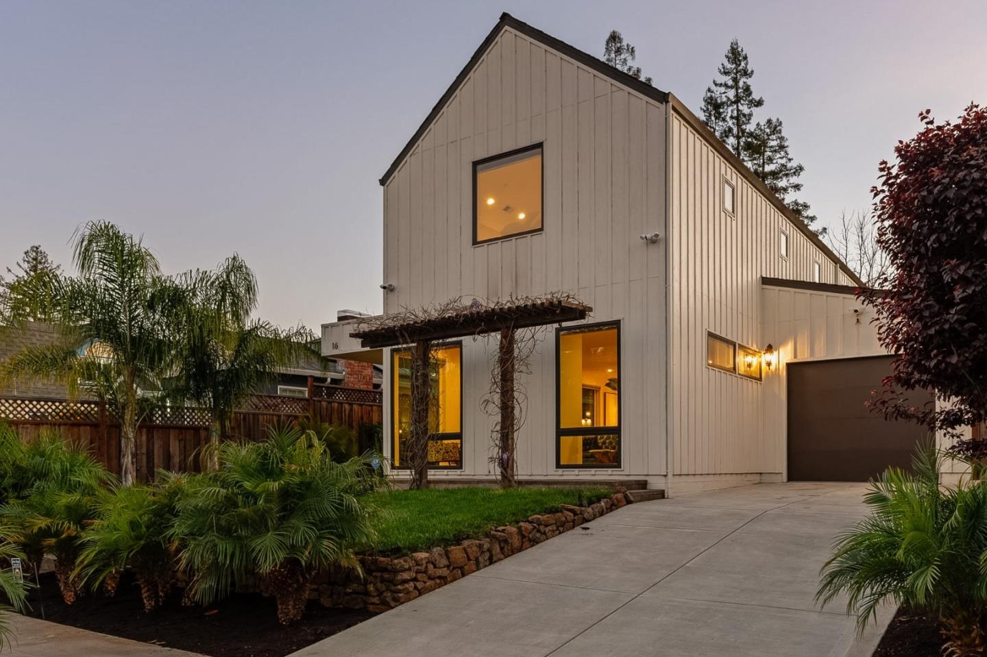 Detail Gallery Image 69 of 112 For 16 Hillview Ave, Redwood City,  CA 94062 - 4 Beds | 3/1 Baths