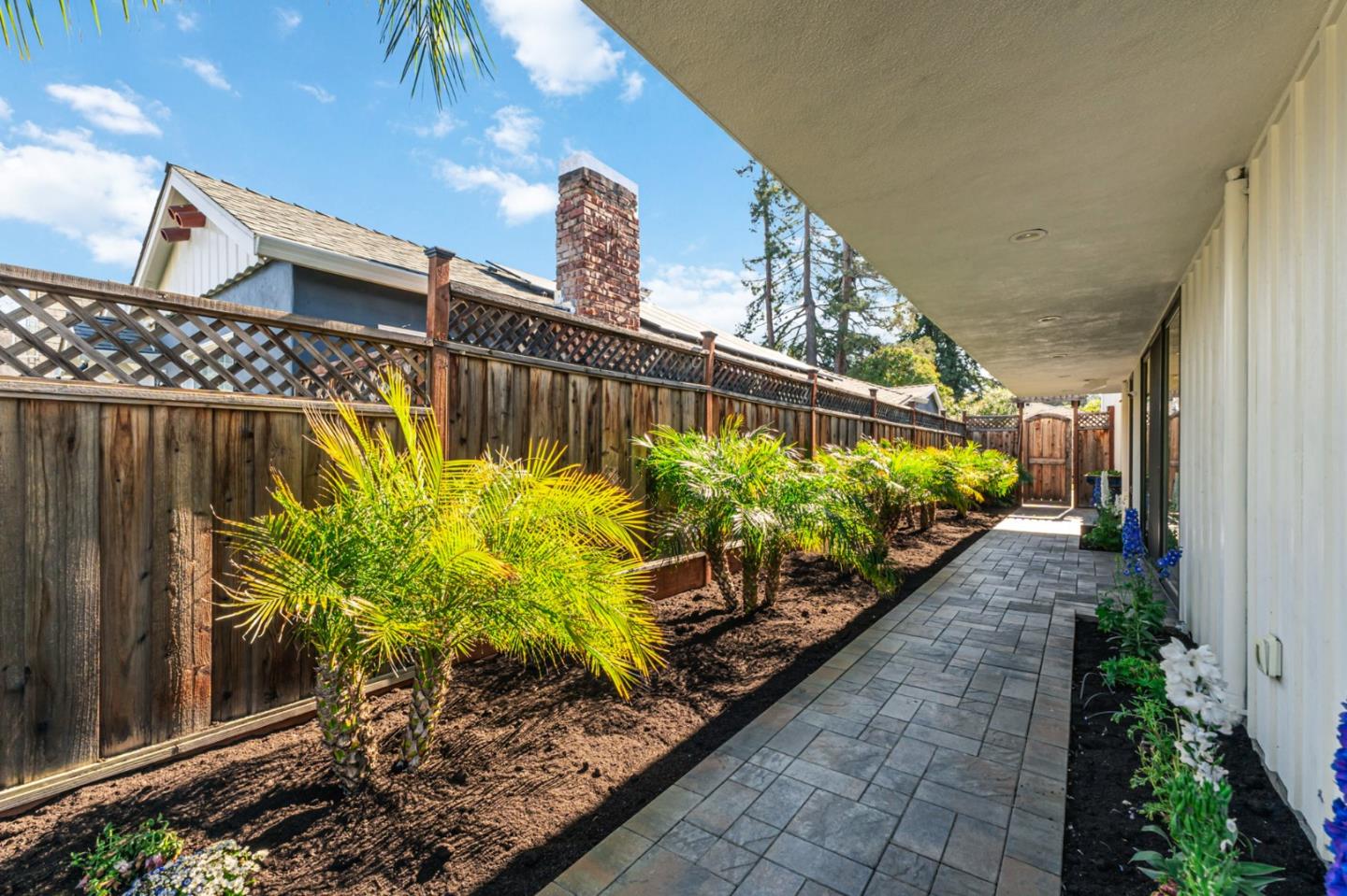 Detail Gallery Image 7 of 112 For 16 Hillview Ave, Redwood City,  CA 94062 - 4 Beds | 3/1 Baths