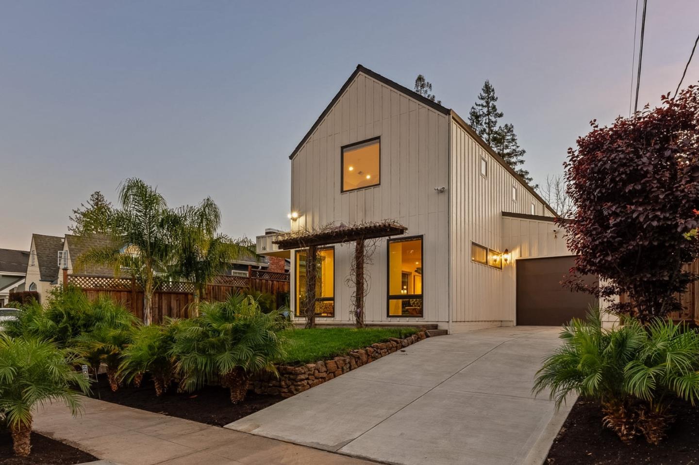 Detail Gallery Image 70 of 112 For 16 Hillview Ave, Redwood City,  CA 94062 - 4 Beds | 3/1 Baths