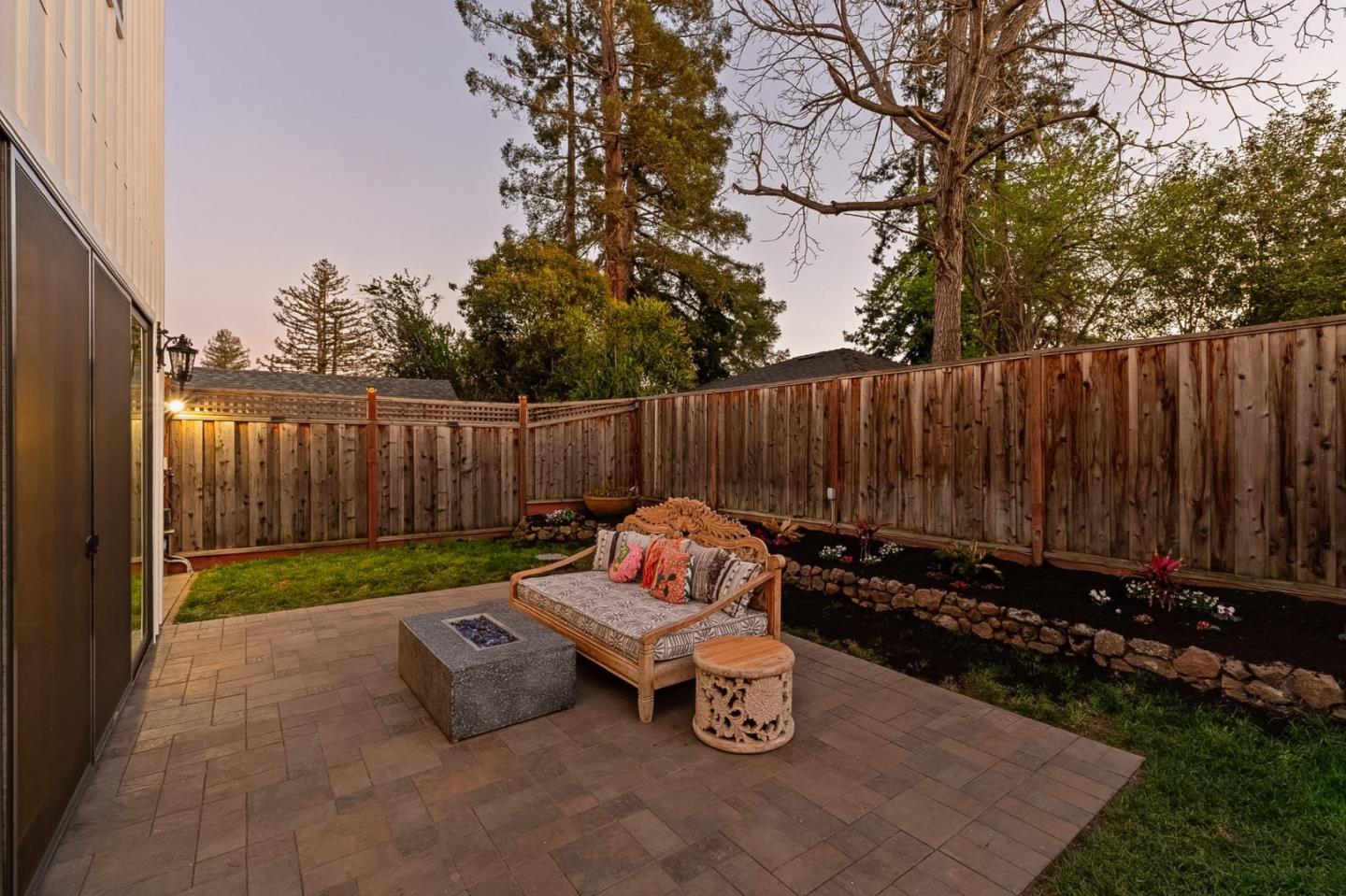 Detail Gallery Image 74 of 112 For 16 Hillview Ave, Redwood City,  CA 94062 - 4 Beds | 3/1 Baths