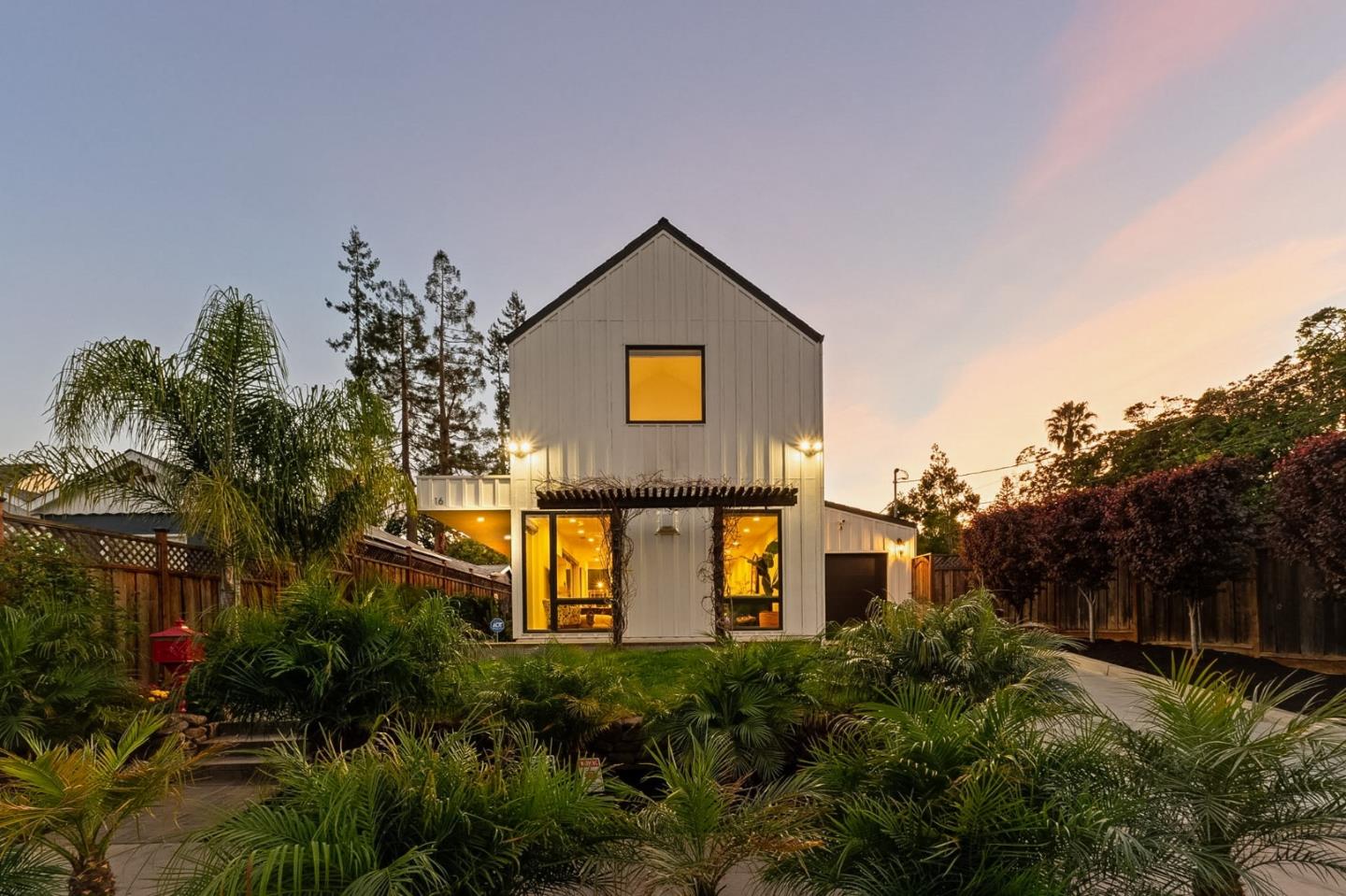 Detail Gallery Image 76 of 112 For 16 Hillview Ave, Redwood City,  CA 94062 - 4 Beds | 3/1 Baths