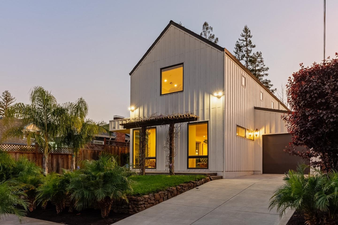 Detail Gallery Image 79 of 112 For 16 Hillview Ave, Redwood City,  CA 94062 - 4 Beds | 3/1 Baths