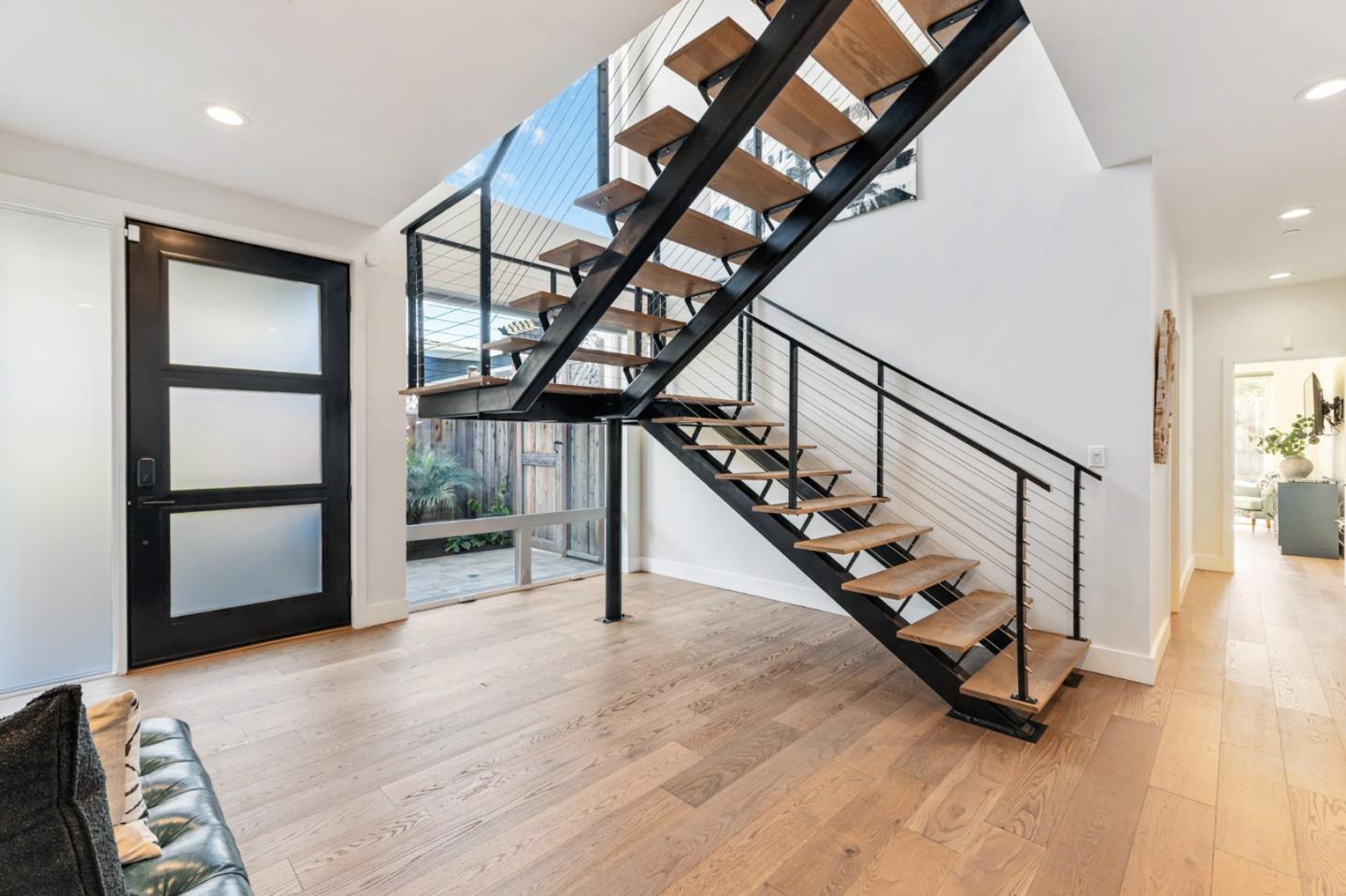 Detail Gallery Image 8 of 112 For 16 Hillview Ave, Redwood City,  CA 94062 - 4 Beds | 3/1 Baths