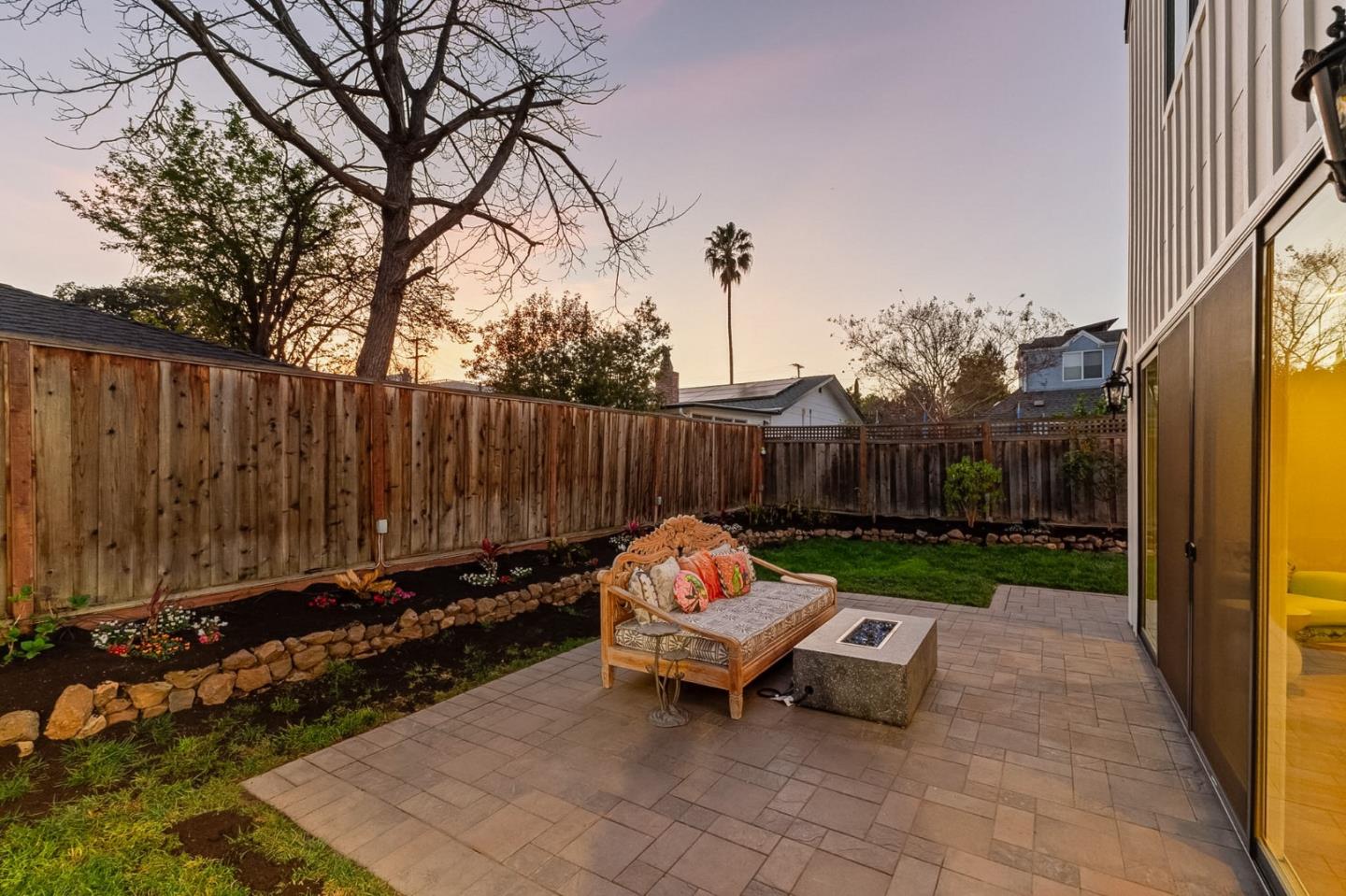 Detail Gallery Image 81 of 112 For 16 Hillview Ave, Redwood City,  CA 94062 - 4 Beds | 3/1 Baths