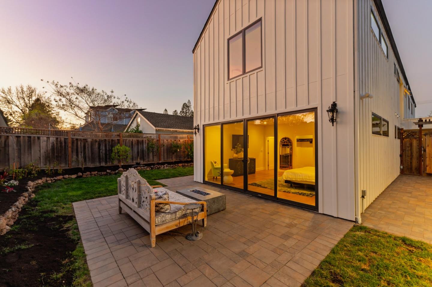 Detail Gallery Image 82 of 112 For 16 Hillview Ave, Redwood City,  CA 94062 - 4 Beds | 3/1 Baths