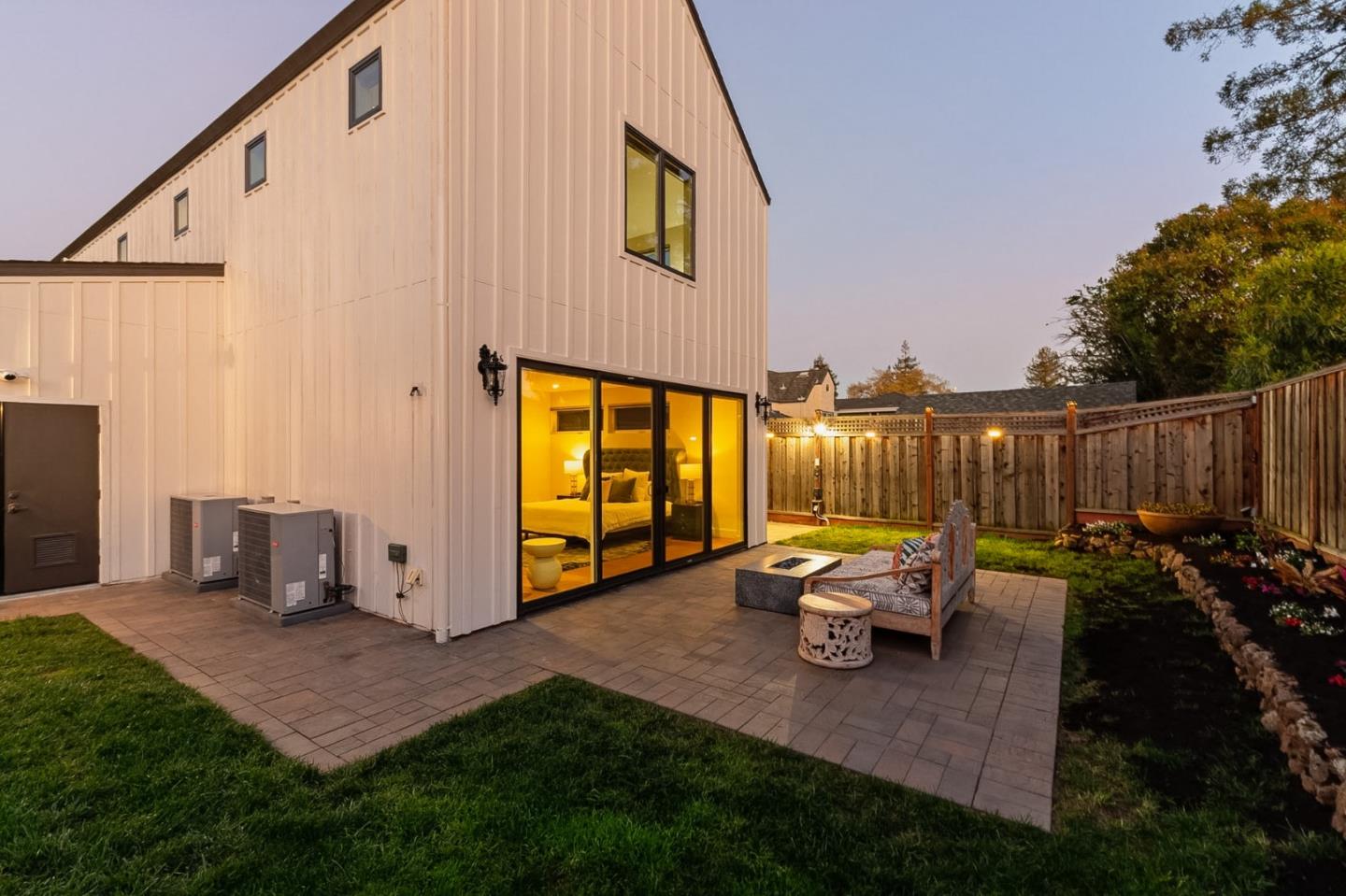 Detail Gallery Image 83 of 112 For 16 Hillview Ave, Redwood City,  CA 94062 - 4 Beds | 3/1 Baths