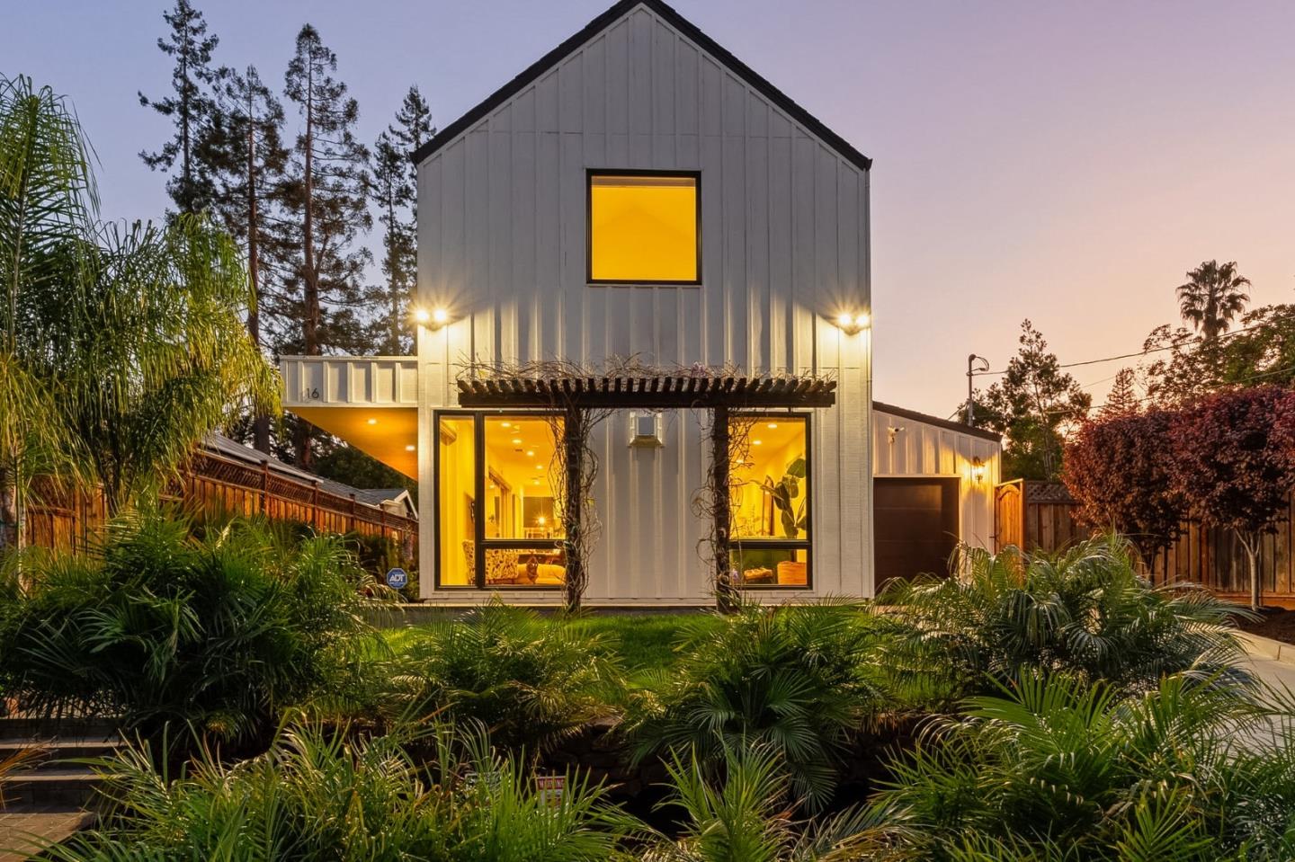 Detail Gallery Image 86 of 112 For 16 Hillview Ave, Redwood City,  CA 94062 - 4 Beds | 3/1 Baths