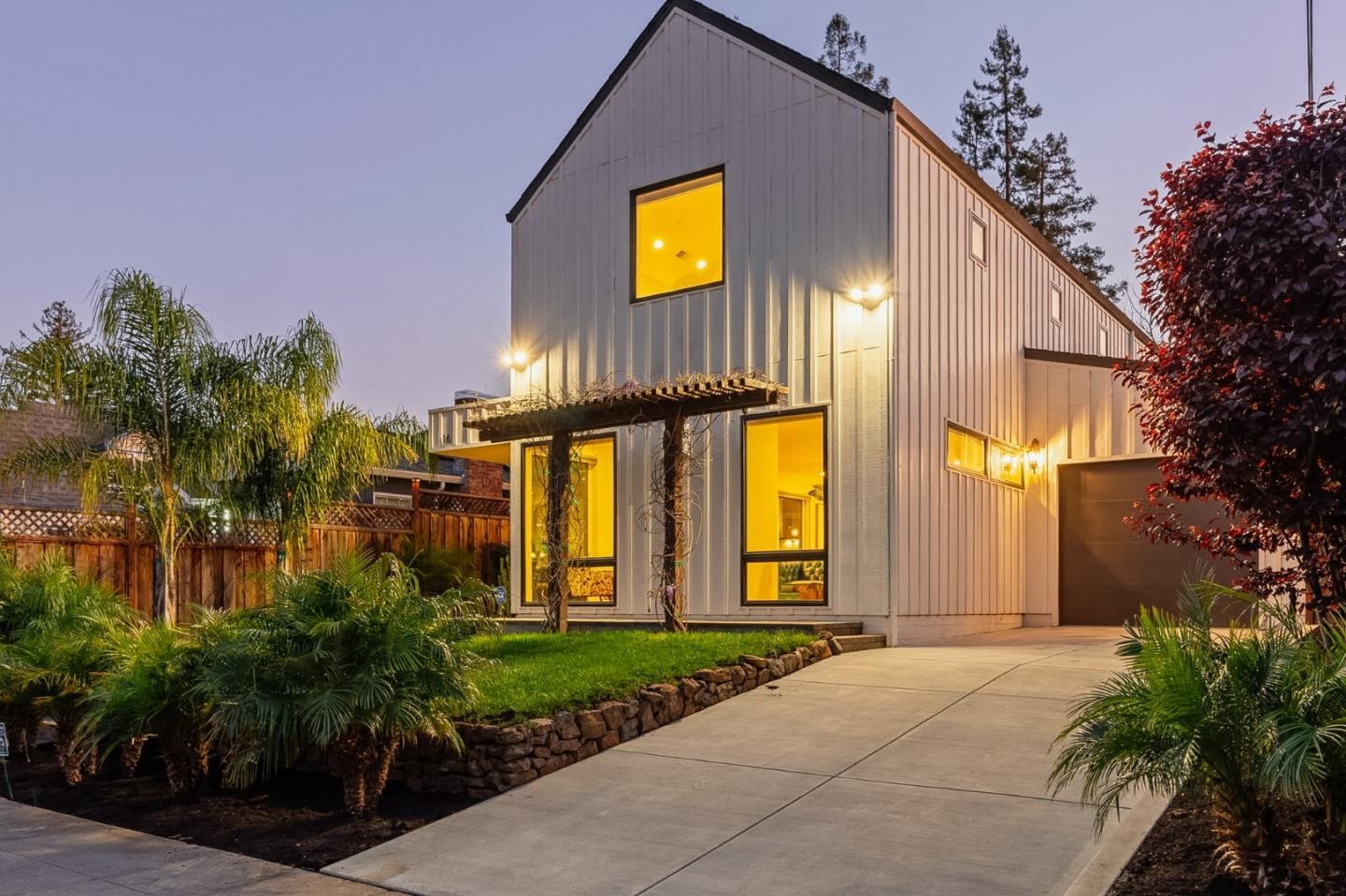 Detail Gallery Image 89 of 112 For 16 Hillview Ave, Redwood City,  CA 94062 - 4 Beds | 3/1 Baths