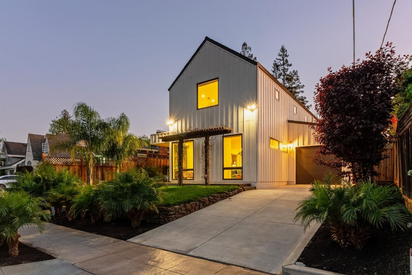 Detail Gallery Image 90 of 112 For 16 Hillview Ave, Redwood City,  CA 94062 - 4 Beds | 3/1 Baths