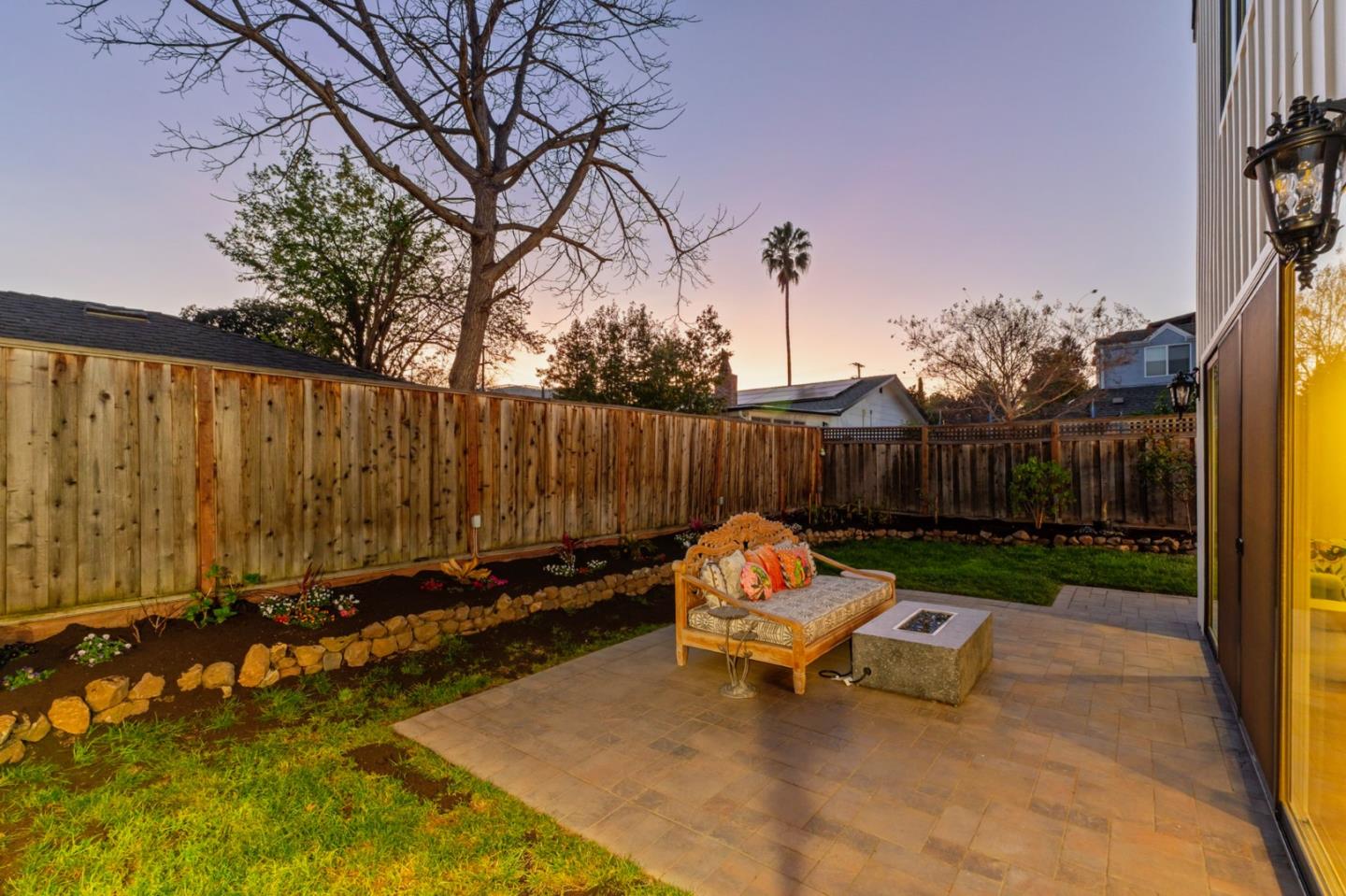 Detail Gallery Image 91 of 112 For 16 Hillview Ave, Redwood City,  CA 94062 - 4 Beds | 3/1 Baths