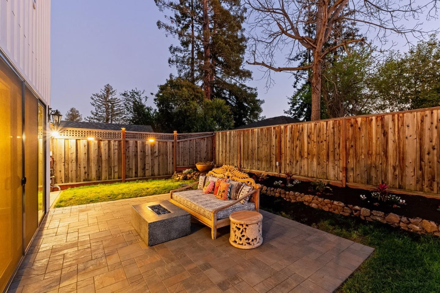 Detail Gallery Image 94 of 112 For 16 Hillview Ave, Redwood City,  CA 94062 - 4 Beds | 3/1 Baths