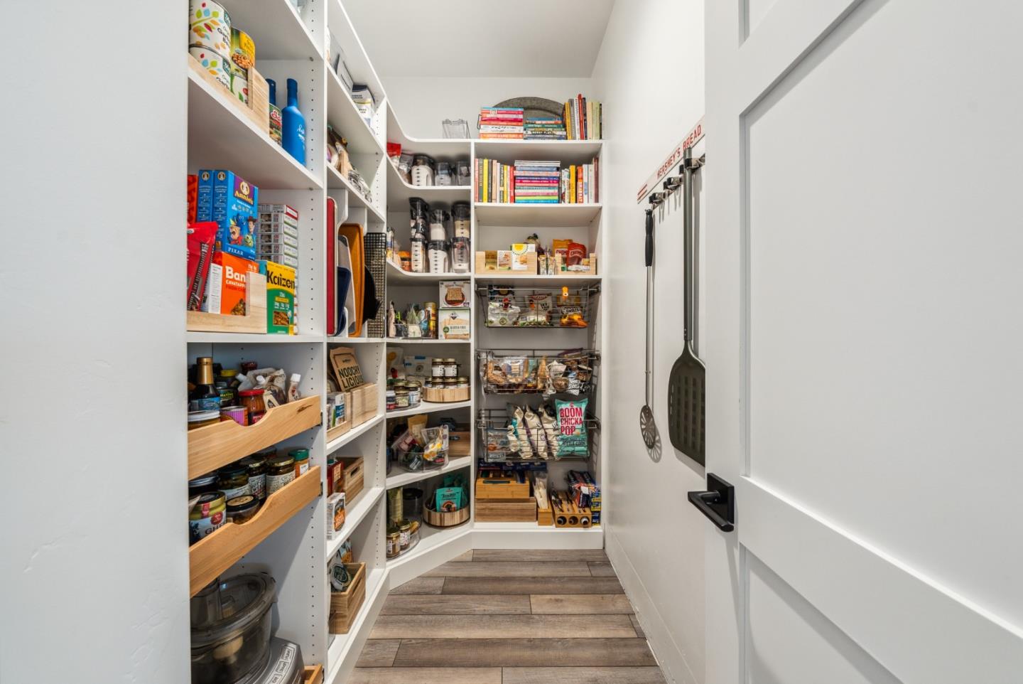 Detail Gallery Image 19 of 77 For 3007 Bluffs Dr, Marina,  CA 93933 - 5 Beds | 3/1 Baths