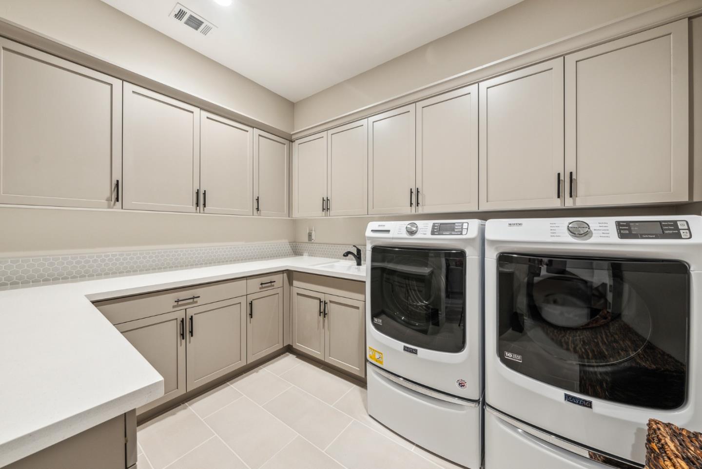 Detail Gallery Image 30 of 77 For 3007 Bluffs Dr, Marina,  CA 93933 - 5 Beds | 3/1 Baths