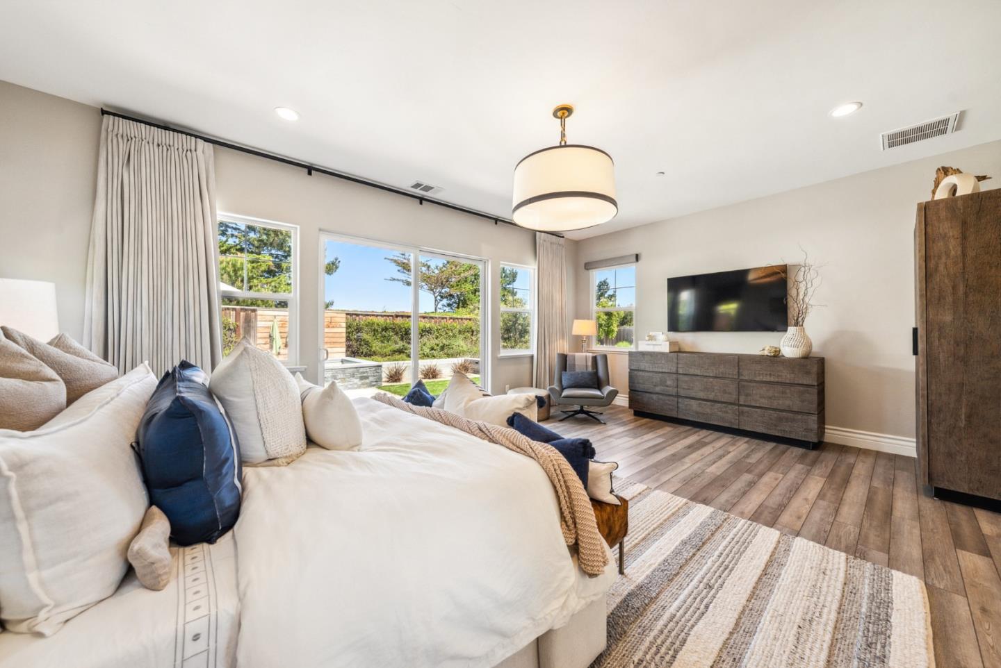 Detail Gallery Image 39 of 77 For 3007 Bluffs Dr, Marina,  CA 93933 - 5 Beds | 3/1 Baths