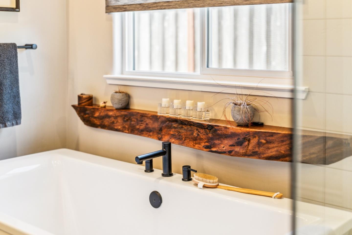 Detail Gallery Image 44 of 77 For 3007 Bluffs Dr, Marina,  CA 93933 - 5 Beds | 3/1 Baths