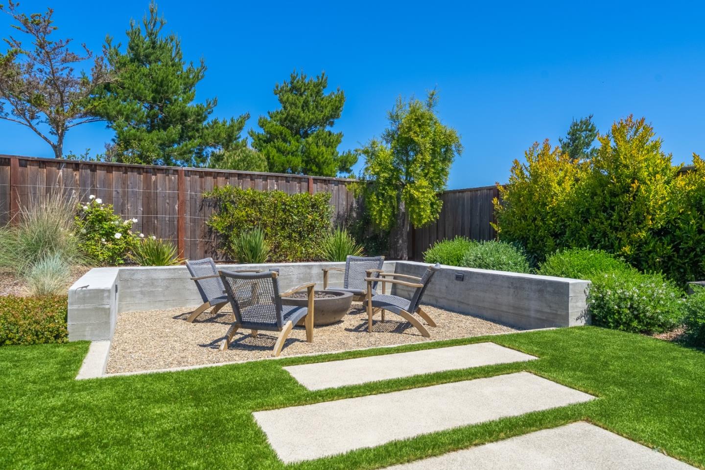 Detail Gallery Image 64 of 77 For 3007 Bluffs Dr, Marina,  CA 93933 - 5 Beds | 3/1 Baths