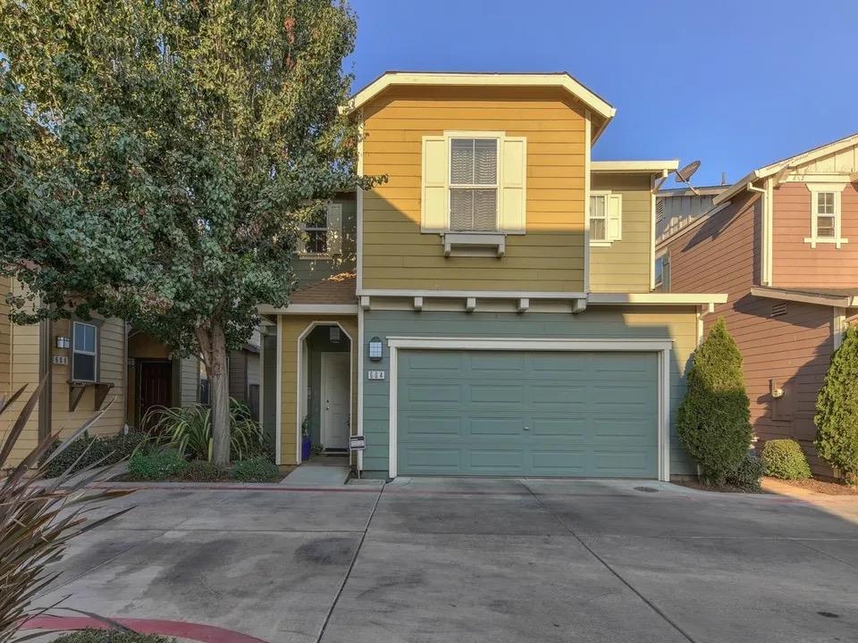 Detail Gallery Image 2 of 15 For 604 Gardenia Pl, Soledad,  CA 93960 - 3 Beds | 2/1 Baths