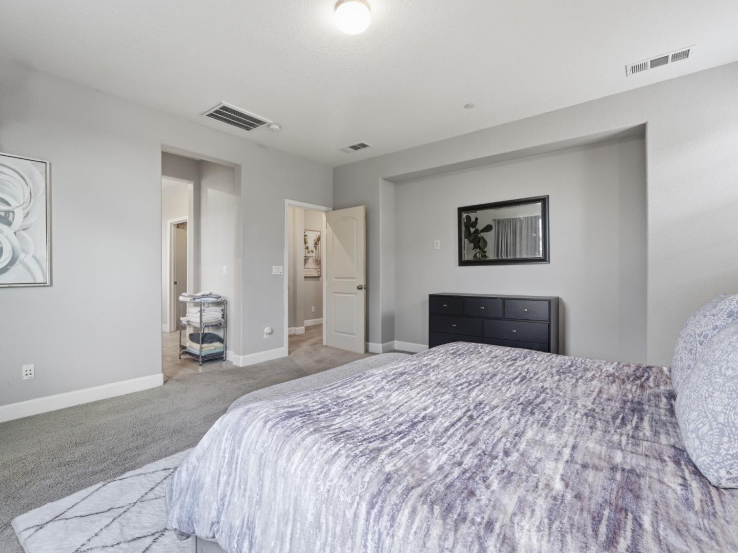 Detail Gallery Image 19 of 37 For 1344 S Cow Ct, Mountain House,  CA 95391 - 4 Beds | 3 Baths