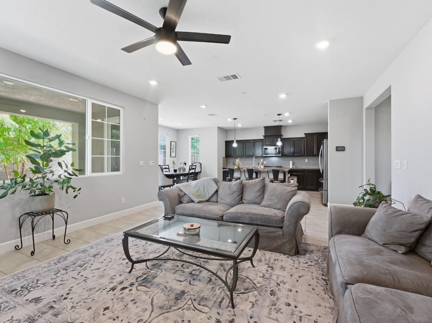 Detail Gallery Image 33 of 37 For 1344 S Cow Ct, Mountain House,  CA 95391 - 4 Beds | 3 Baths