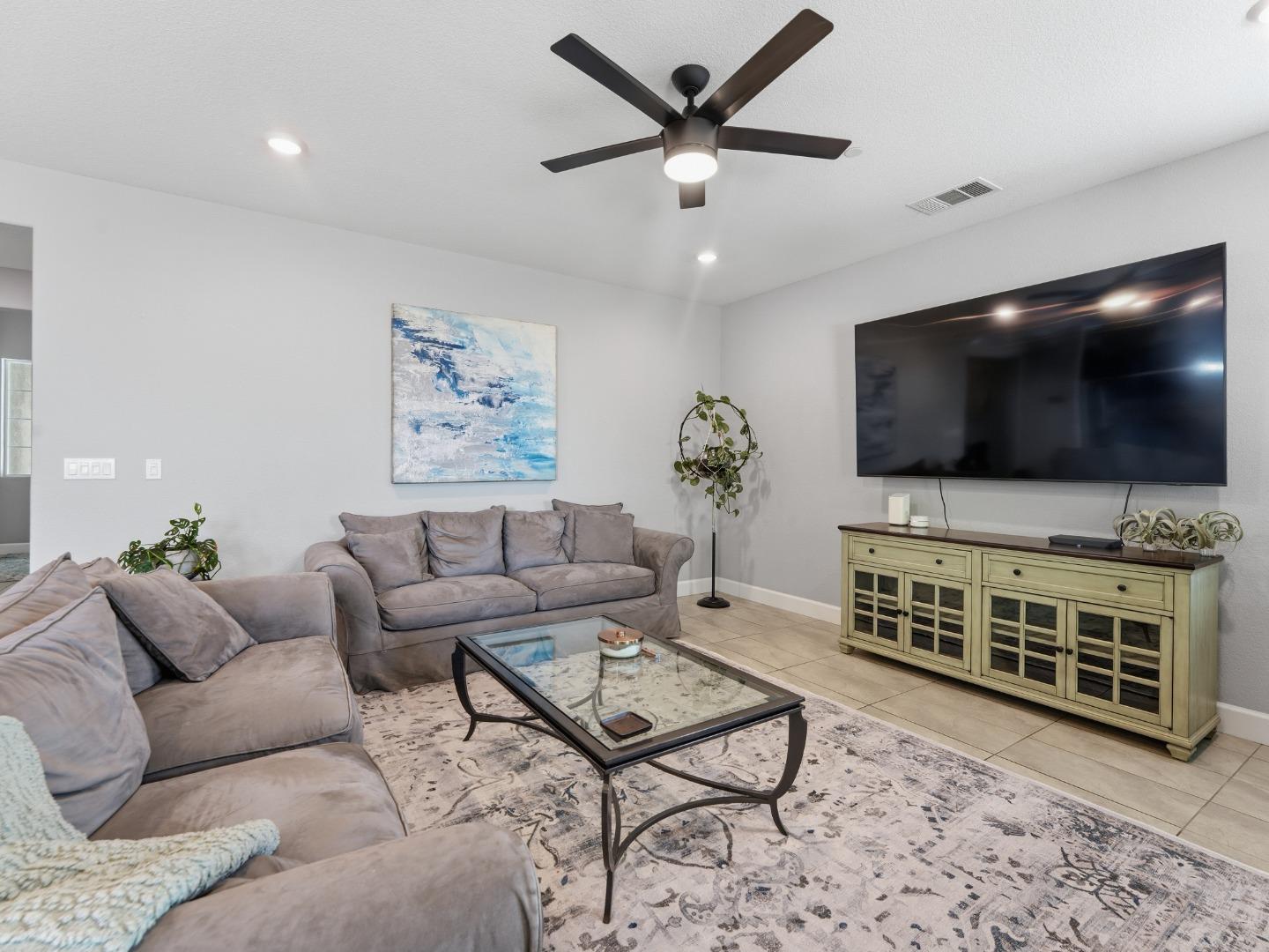 Detail Gallery Image 34 of 37 For 1344 S Cow Ct, Mountain House,  CA 95391 - 4 Beds | 3 Baths