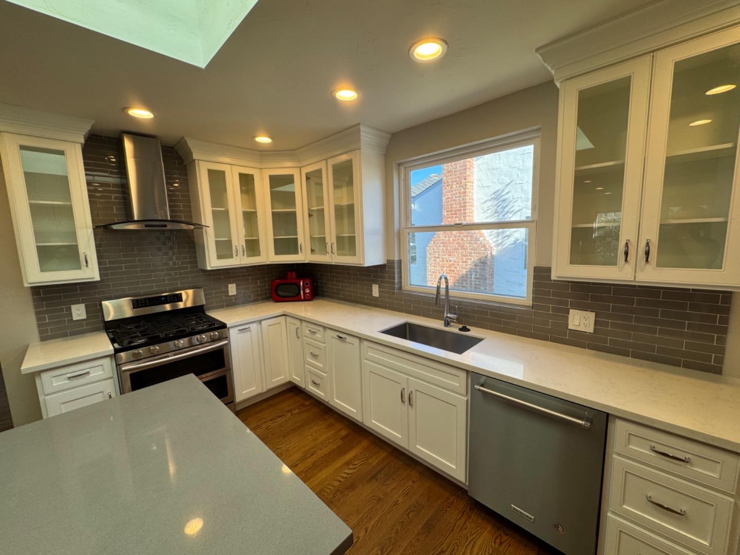 Detail Gallery Image 6 of 23 For 1128 Clark Way, San Jose,  CA 95125 - 3 Beds | 2 Baths