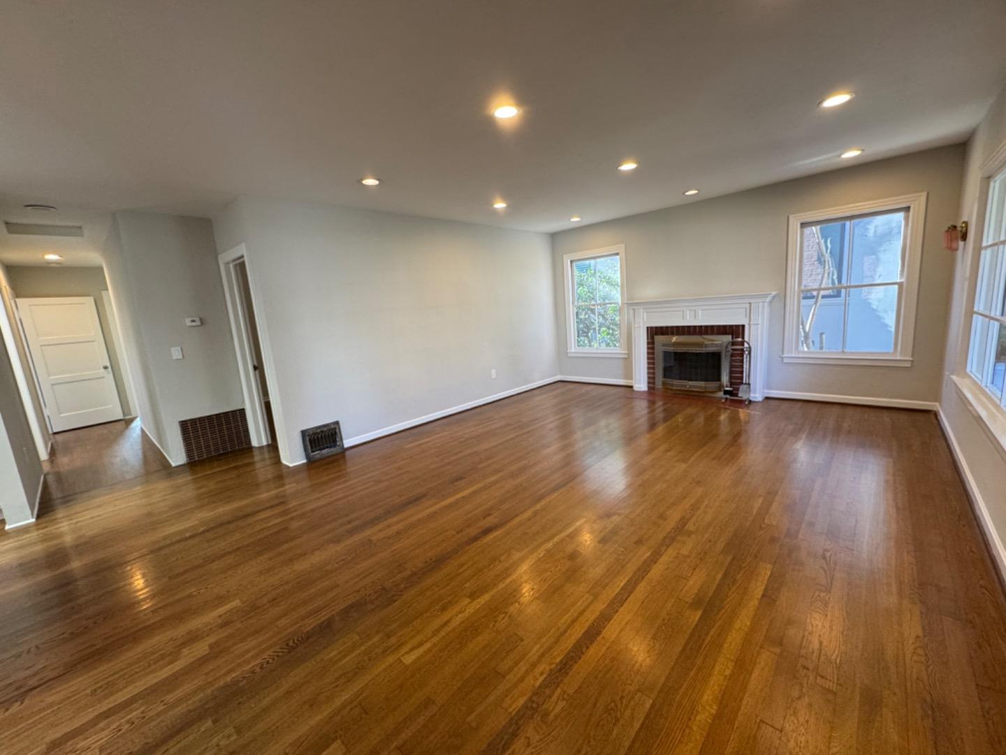 Detail Gallery Image 7 of 23 For 1128 Clark Way, San Jose,  CA 95125 - 3 Beds | 2 Baths