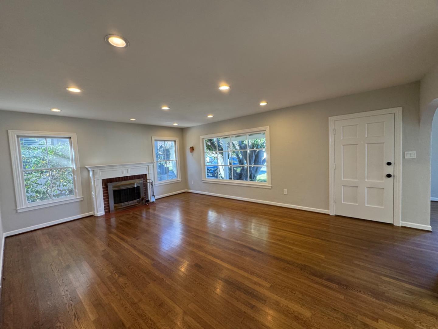 Detail Gallery Image 8 of 23 For 1128 Clark Way, San Jose,  CA 95125 - 3 Beds | 2 Baths