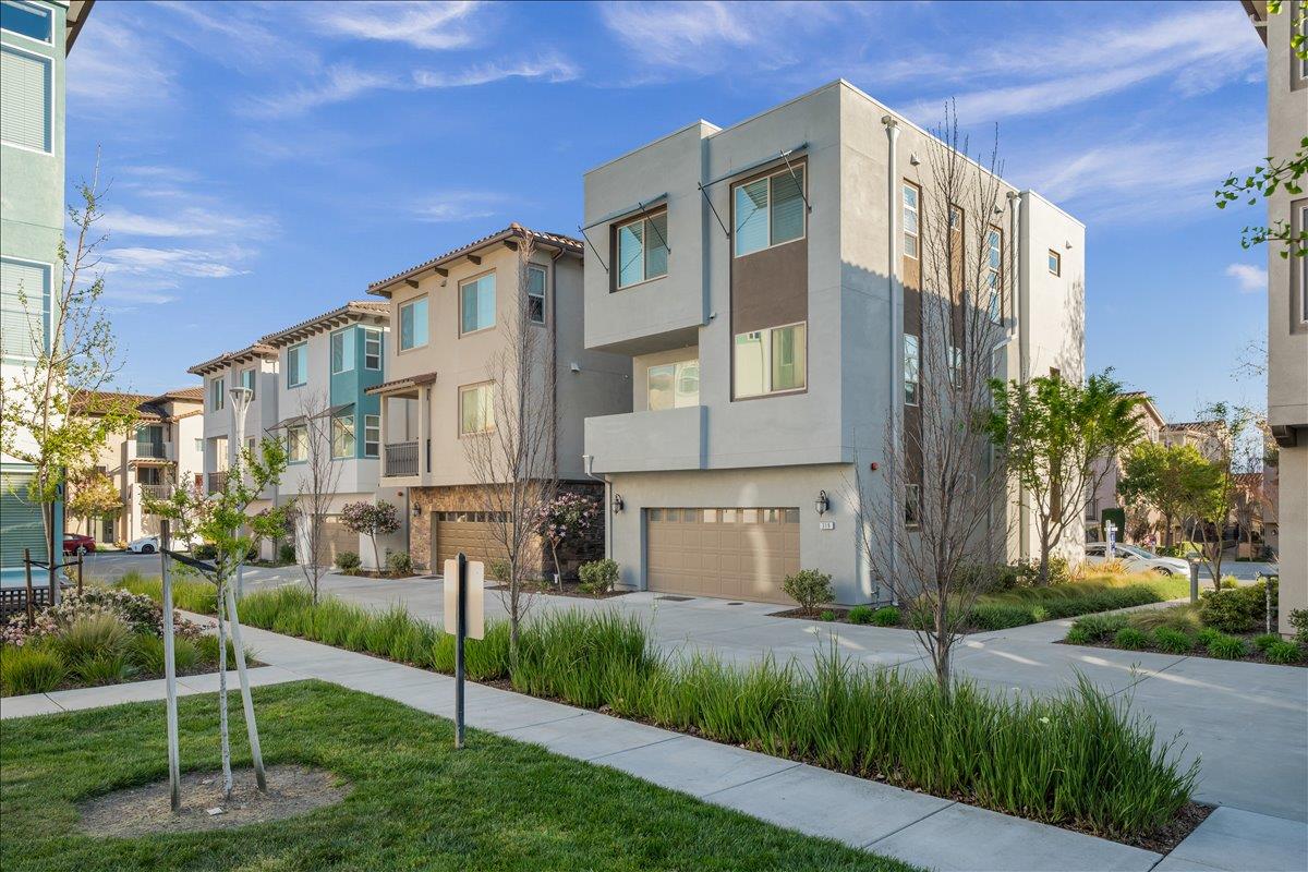 Detail Gallery Image 32 of 42 For 319 Adeline Ave, San Jose,  CA 95136 - 4 Beds | 3/1 Baths