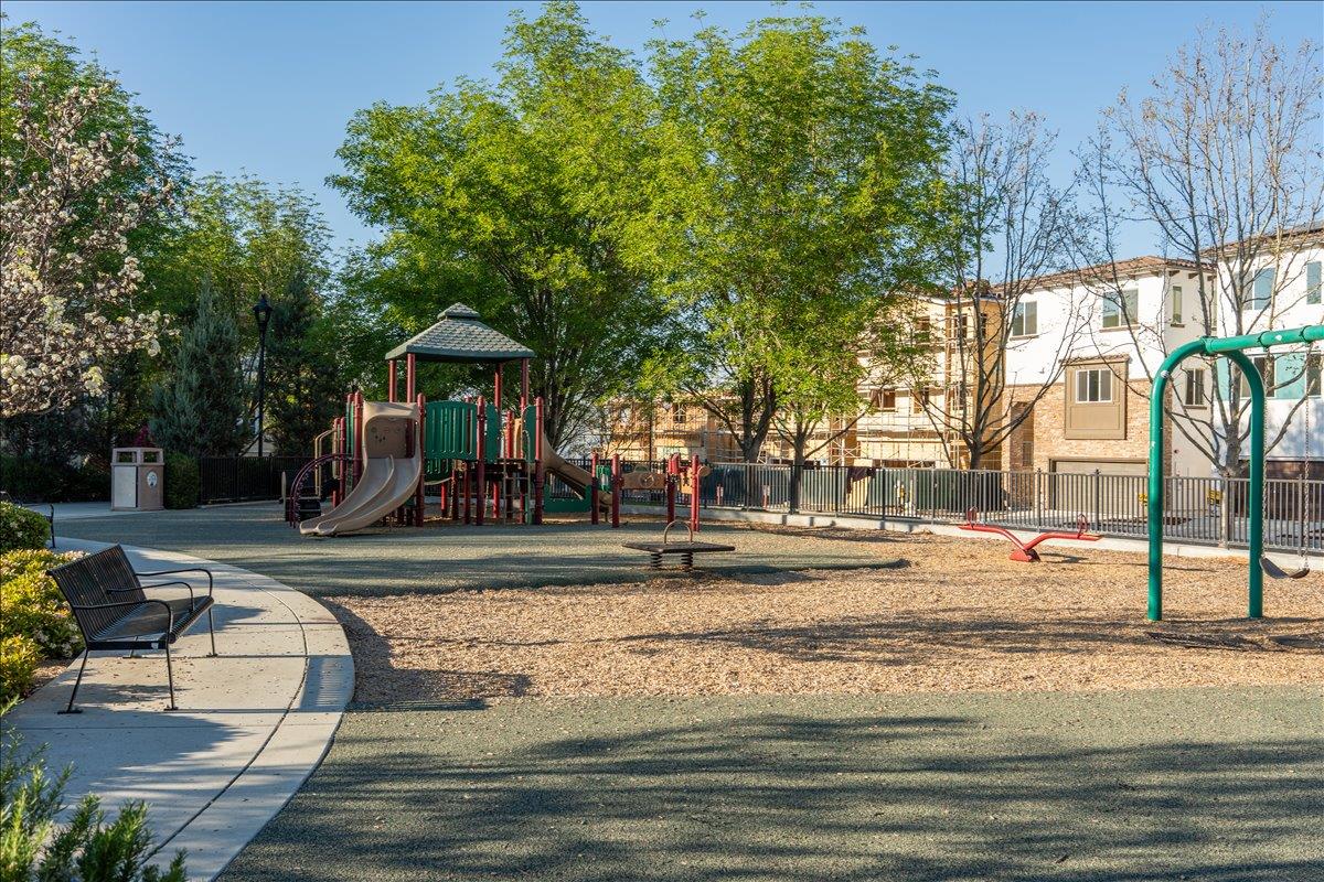 Detail Gallery Image 39 of 42 For 319 Adeline Ave, San Jose,  CA 95136 - 4 Beds | 3/1 Baths