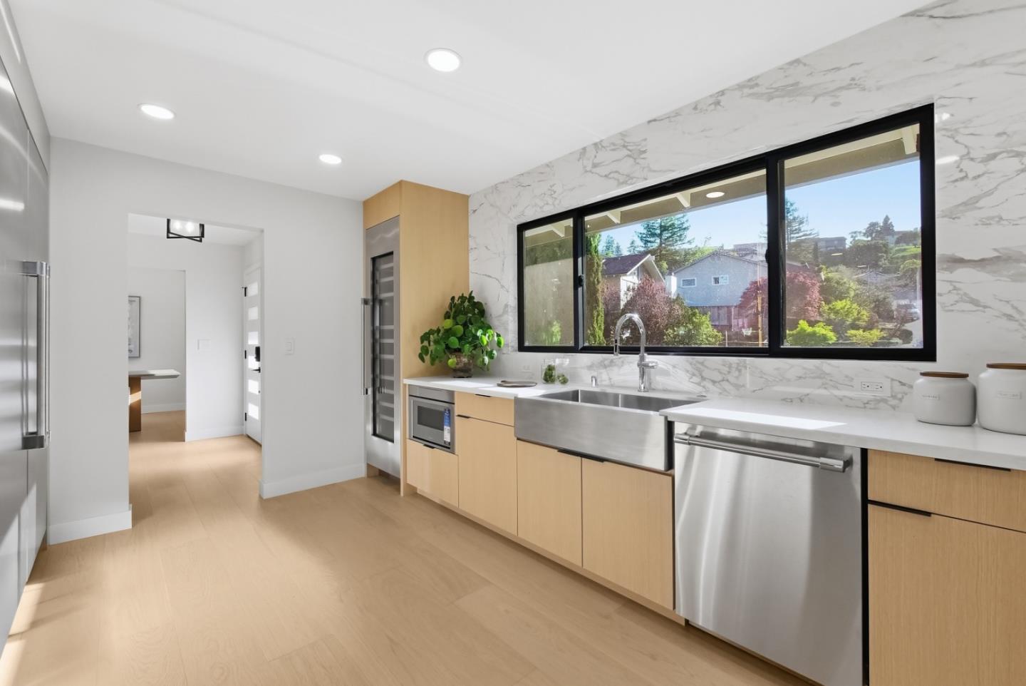 Detail Gallery Image 11 of 48 For 22 Dickens Ct, San Carlos,  CA 94070 - 4 Beds | 2/1 Baths