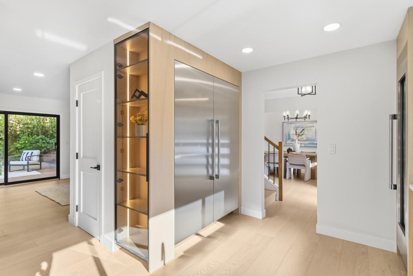 Detail Gallery Image 12 of 48 For 22 Dickens Ct, San Carlos,  CA 94070 - 4 Beds | 2/1 Baths