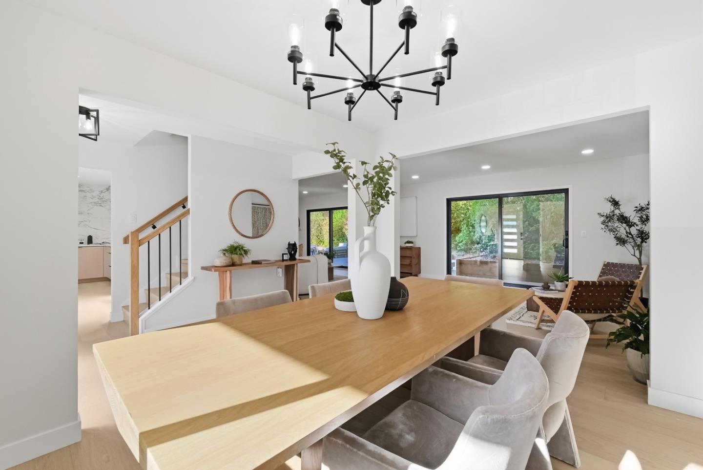 Detail Gallery Image 14 of 48 For 22 Dickens Ct, San Carlos,  CA 94070 - 4 Beds | 2/1 Baths