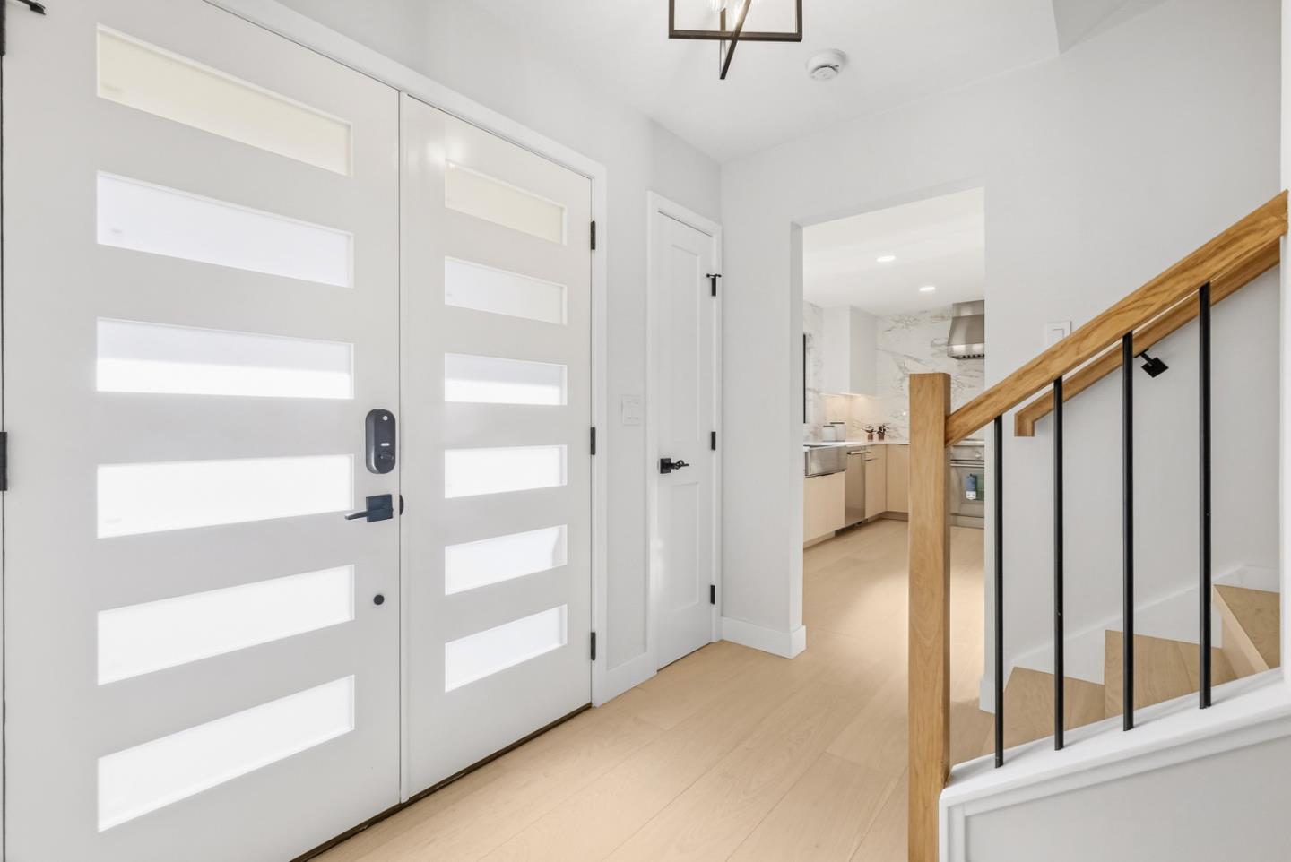 Detail Gallery Image 17 of 48 For 22 Dickens Ct, San Carlos,  CA 94070 - 4 Beds | 2/1 Baths