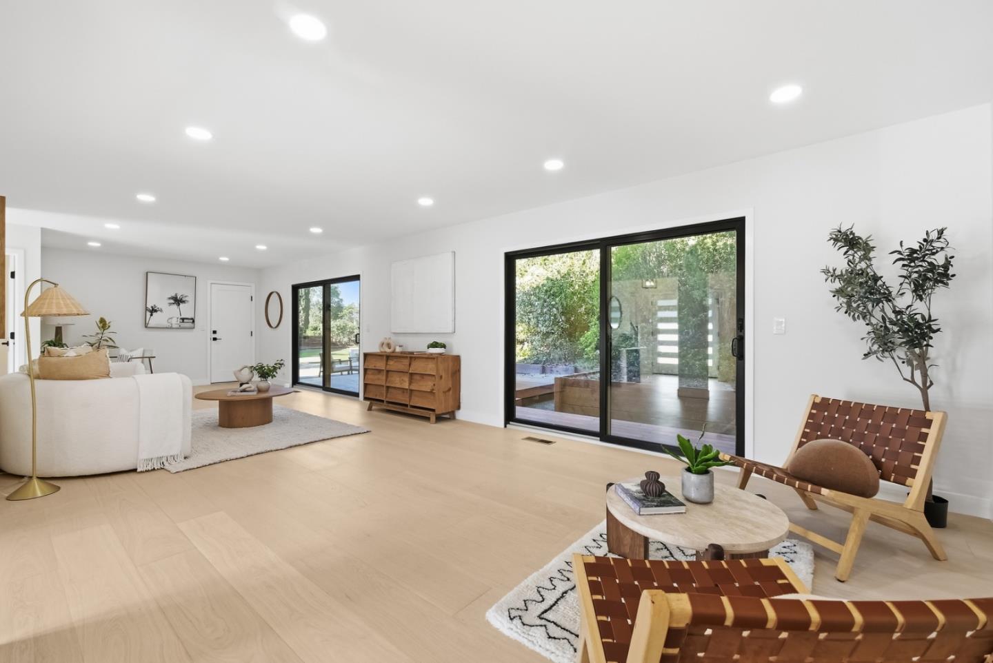 Detail Gallery Image 2 of 48 For 22 Dickens Ct, San Carlos,  CA 94070 - 4 Beds | 2/1 Baths