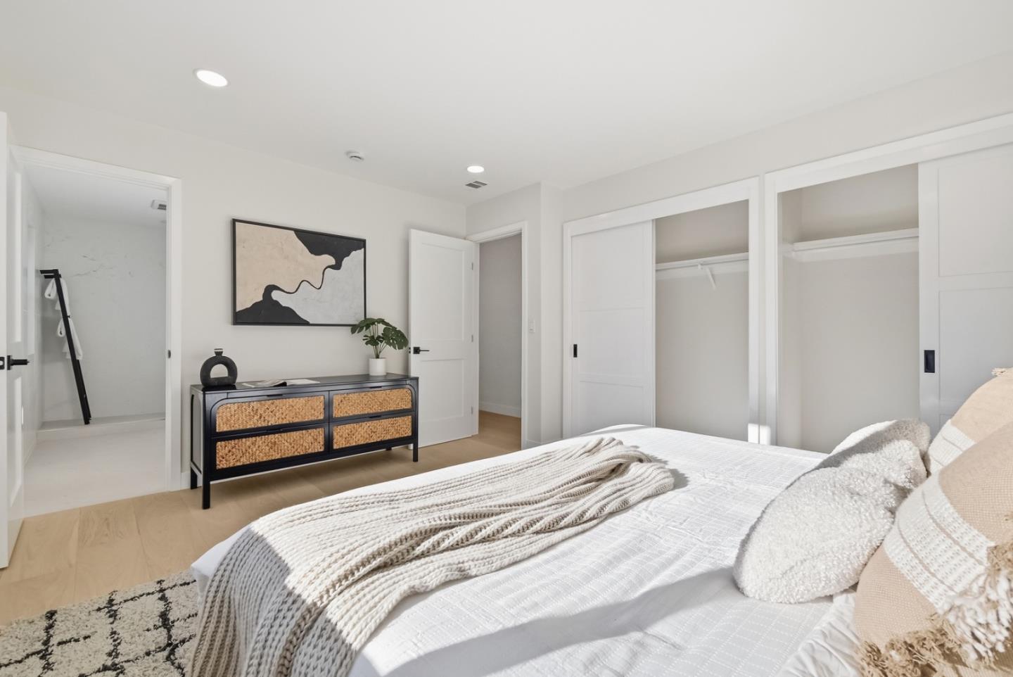 Detail Gallery Image 20 of 48 For 22 Dickens Ct, San Carlos,  CA 94070 - 4 Beds | 2/1 Baths