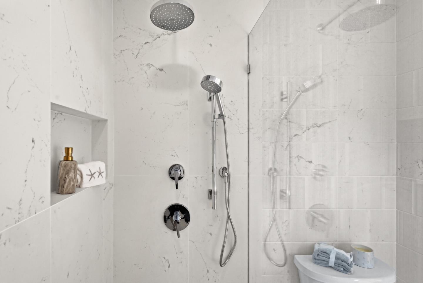 Detail Gallery Image 23 of 48 For 22 Dickens Ct, San Carlos,  CA 94070 - 4 Beds | 2/1 Baths