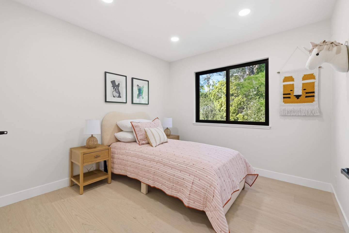 Detail Gallery Image 26 of 48 For 22 Dickens Ct, San Carlos,  CA 94070 - 4 Beds | 2/1 Baths