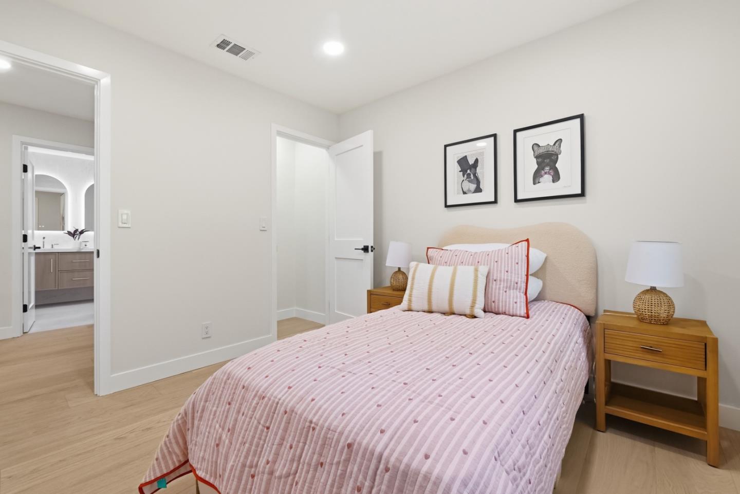 Detail Gallery Image 27 of 48 For 22 Dickens Ct, San Carlos,  CA 94070 - 4 Beds | 2/1 Baths